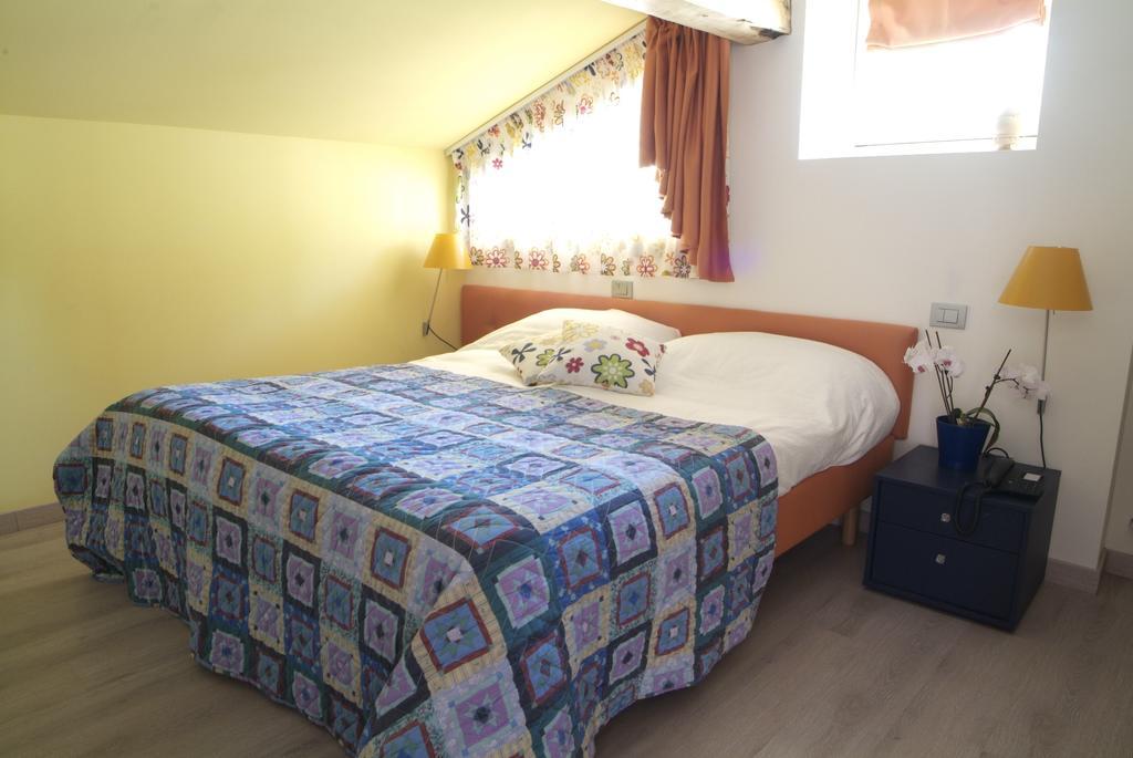 Chambres D'Hotes Nuits De Reve Roisan ภายนอก รูปภาพ